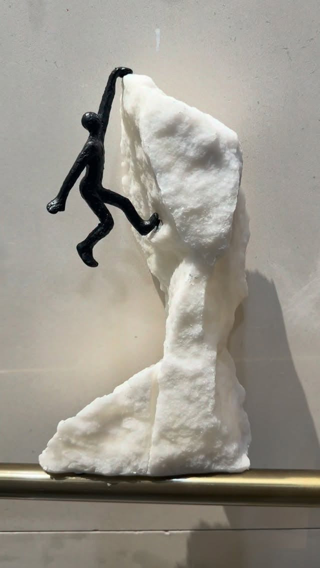 Escultura Ascensão – A Conquista