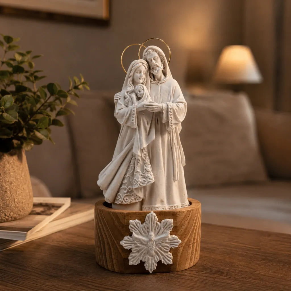 Sagrada Família Afetuosa em Pó de Mármore com Auréola Banhada a Ouro