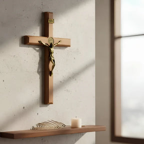 Crucifixo de Madeira Nobre com Medalha São Bento 40x23cm